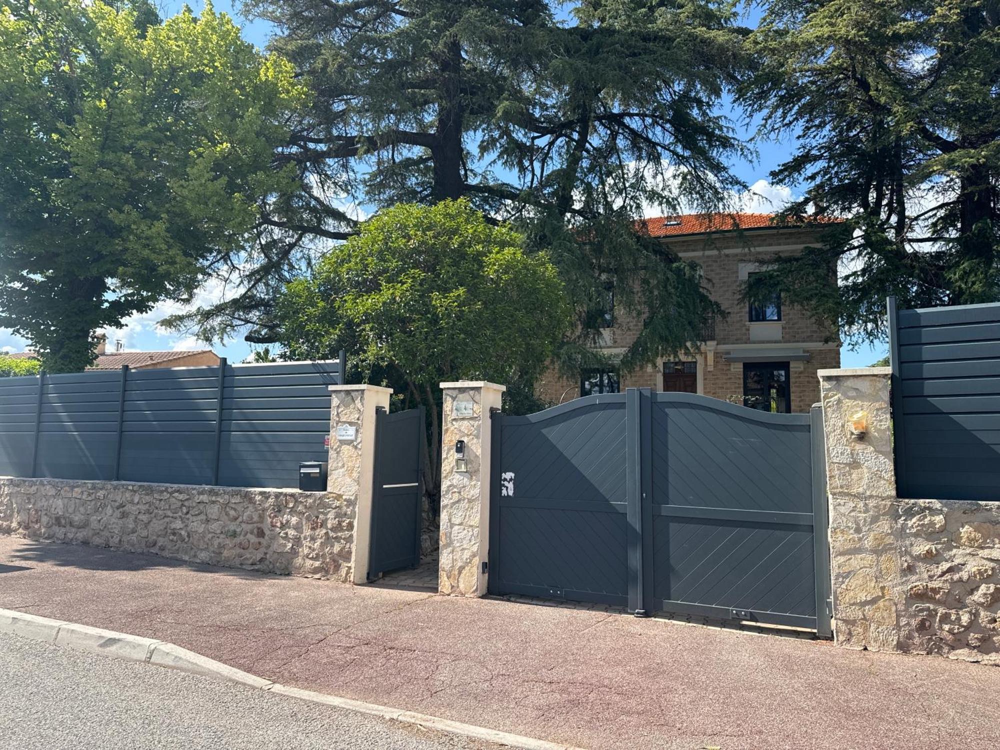 Alojamento de Acomodação e Pequeno-almoço O Deux Cedres Les Arcs-sur-Argens