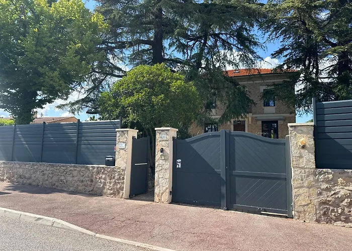O Deux Cedres