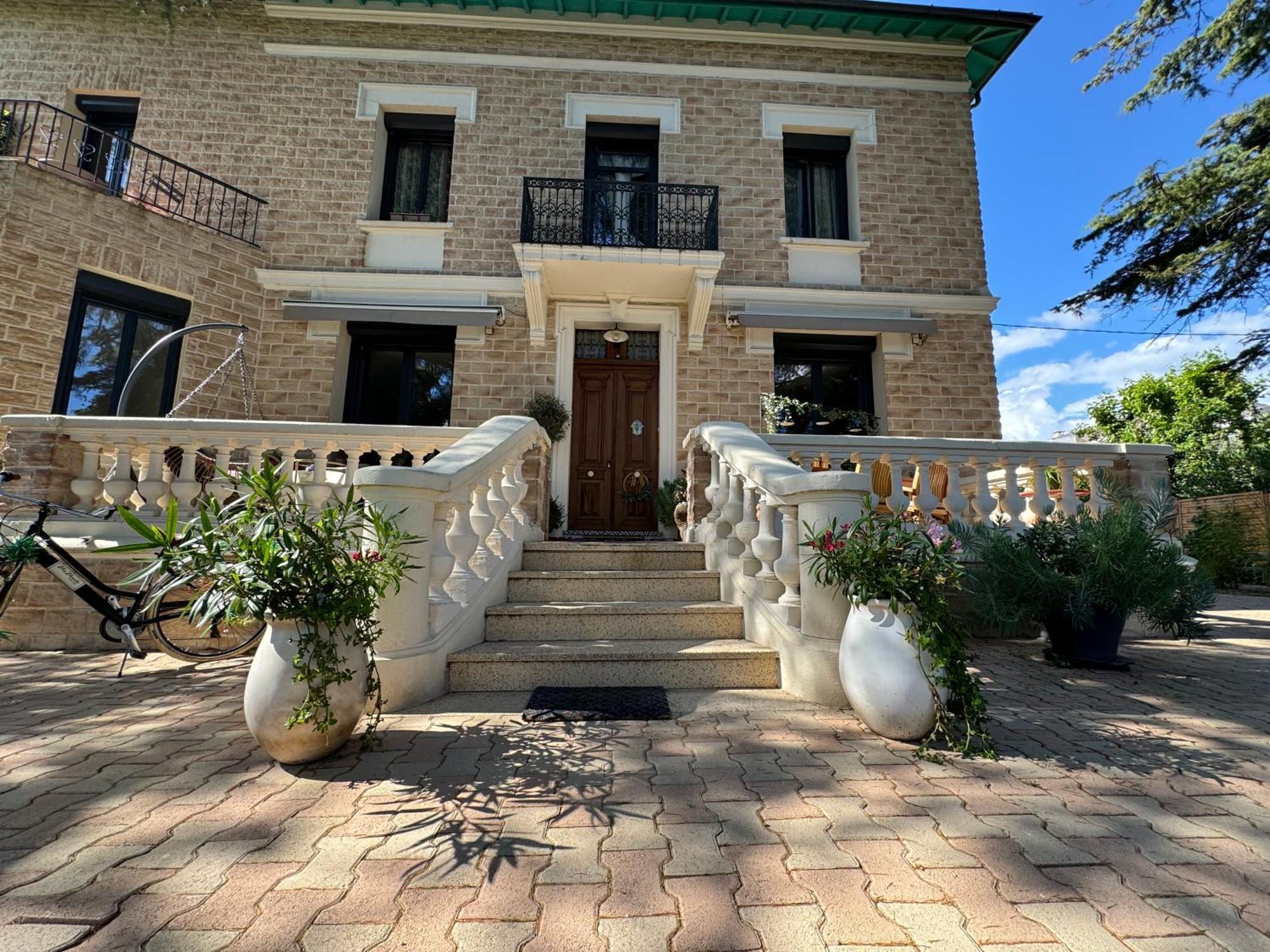 O Deux Cedres Bed & Breakfast *